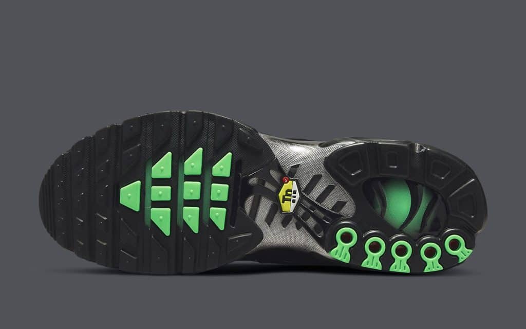 nike air max plus black silver neon green dr0139 001 release date 6