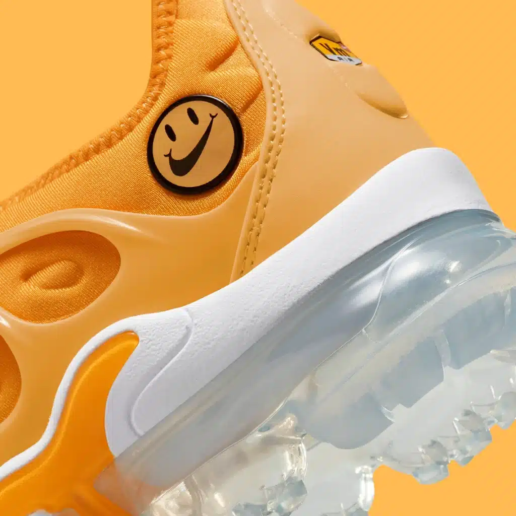 Extra Yellow Smile Nike Vapormax Plus