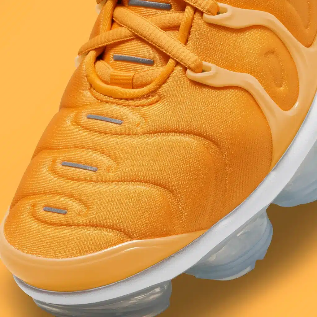 nike vapormax plus pollen yellow strike team orange black DO5874 700 8.jpg