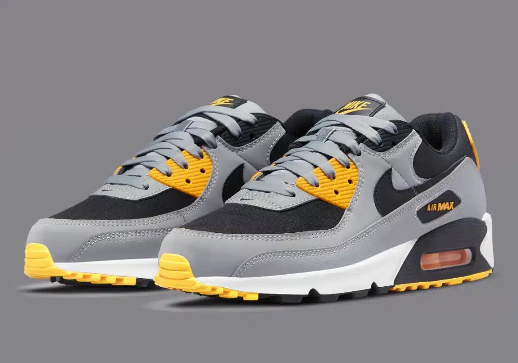 Nike Air Max 90 The Batman 2022 it's Here