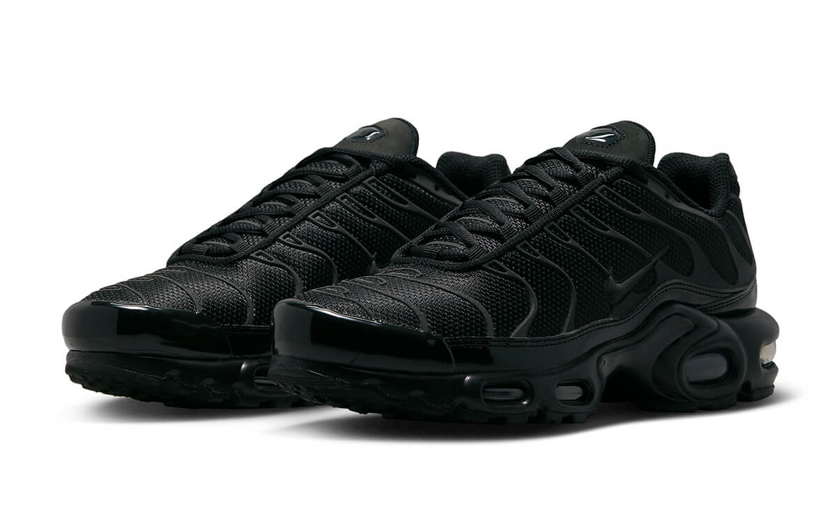 TN Air Max Plus Triple Black Reflective