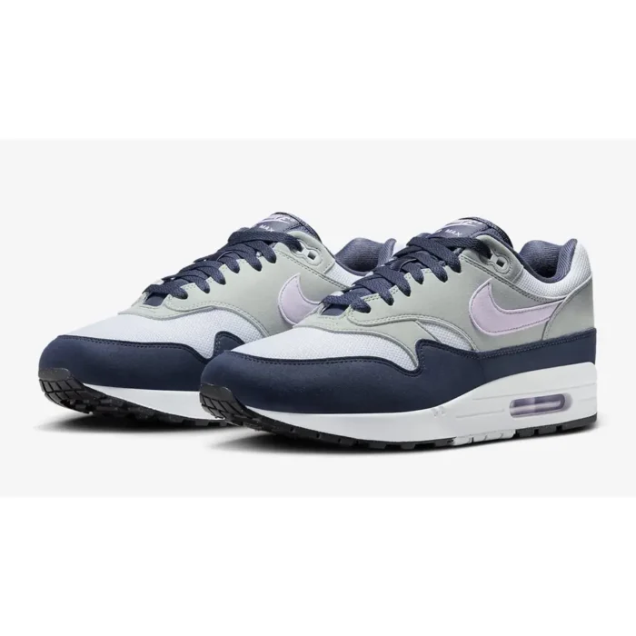 nike air max 1 thunder blue front w1024 h1024 pad .jpg