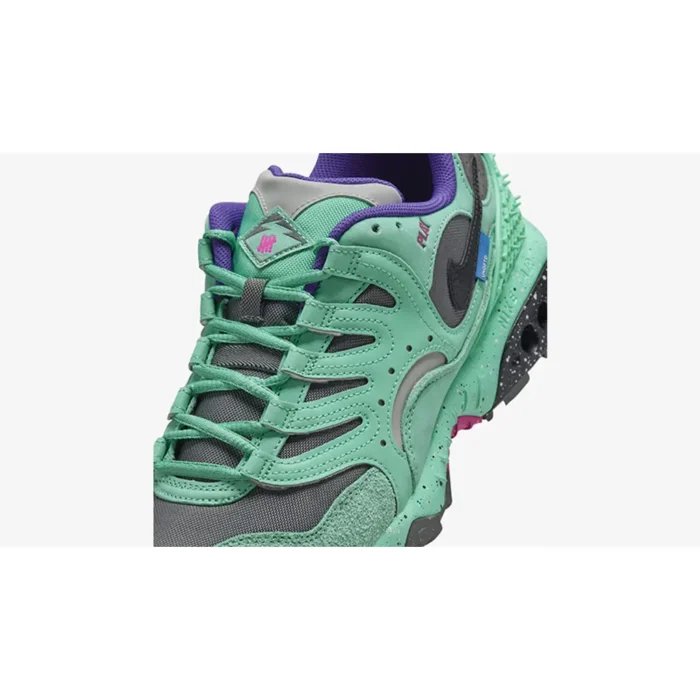 Undefeated x Nike Air Terra Humara Light Menta