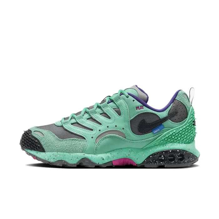 Undefeated x Nike Air Terra Humara Light Menta