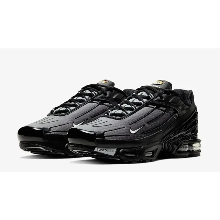 Nike TN Air Max Plus 3 Black CJ9684 002 front w1024 h1024 pad .jpg