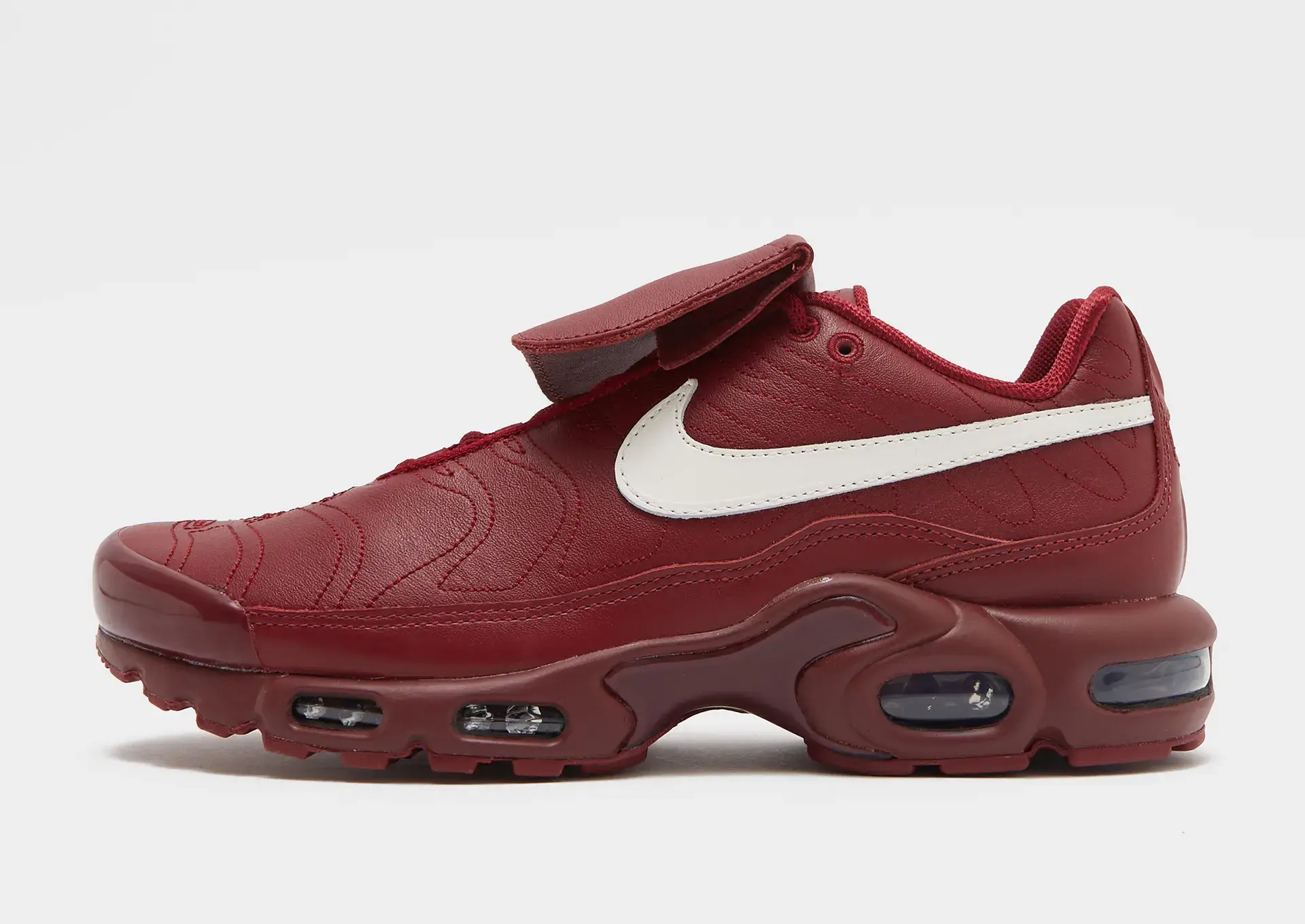 Nike TN Air Max Plus Tiempo Gets into the Red Team 