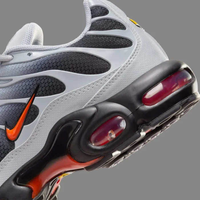 NEW Nike TN Air Max Plus Picante Red Wolf Grey