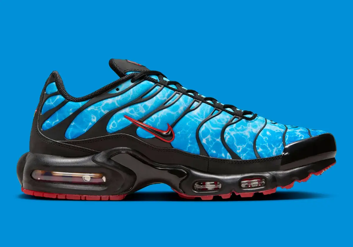 nike air max plus shark attack hq3824 001 2.jpg