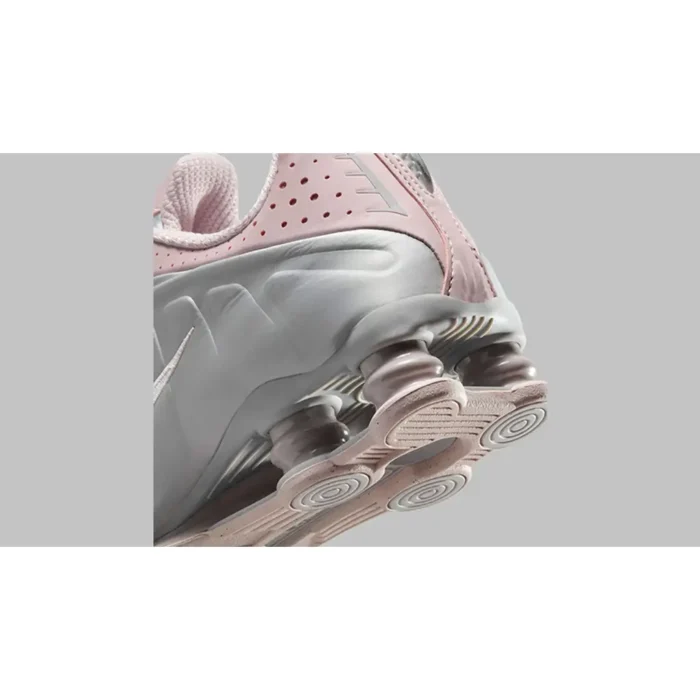 Nike Shox R4 Barely Rose Platinum