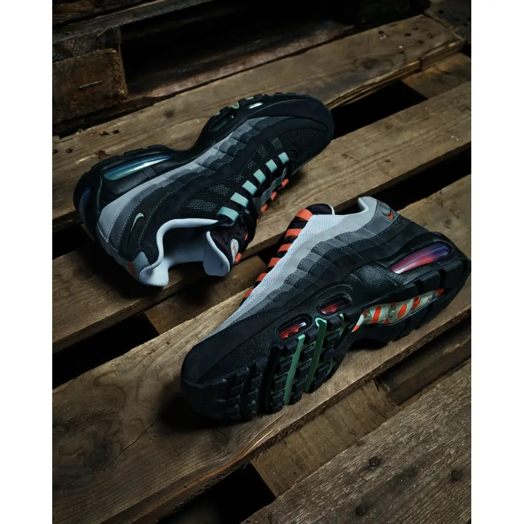 Nike Air Max 95 Liverpool JD Exclusive Nike Air Max 95 Liverpool JD Exclusive